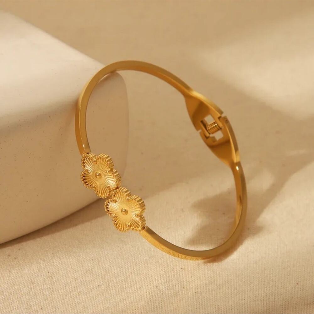 18K Gold Plated Four Leaf Clover Bangle Bracelet